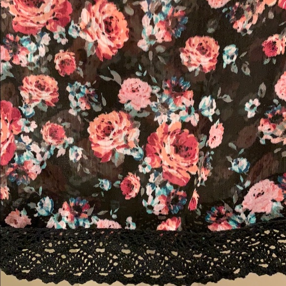 floral kimono with lace detail - Picture 2 of 2